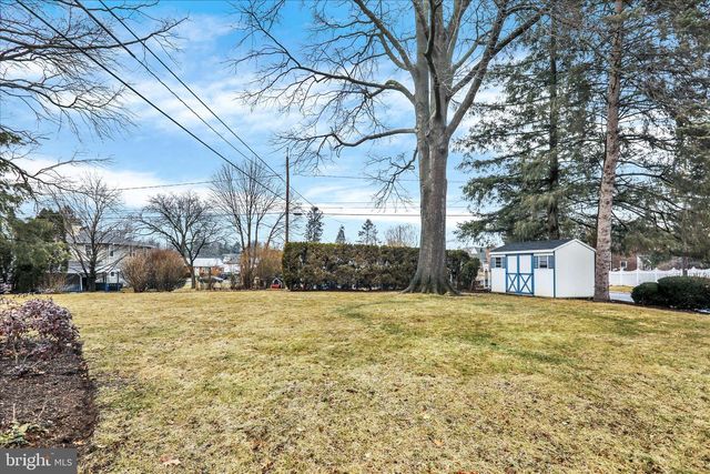 2601 READING BLVD, West Lawn, PA 19609