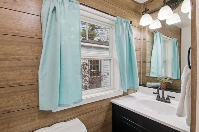 3206 Rosewood Lane, Eau Claire, WI 54703