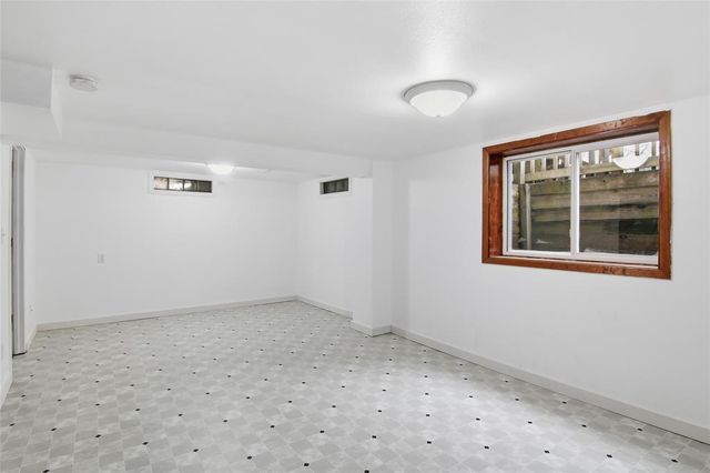 3206 Rosewood Lane, Eau Claire, WI 54703