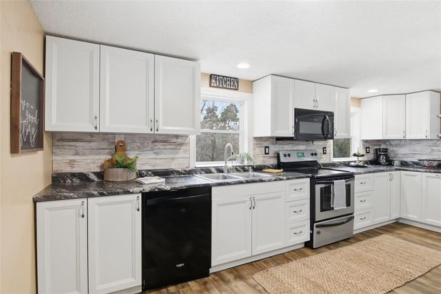 3206 Rosewood Lane, Eau Claire, WI 54703