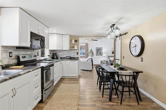 3206 Rosewood Lane, Eau Claire, WI 54703