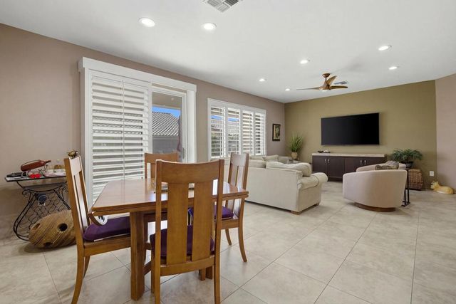 37318 Pineknoll Avenue, Palm Desert, CA 92211