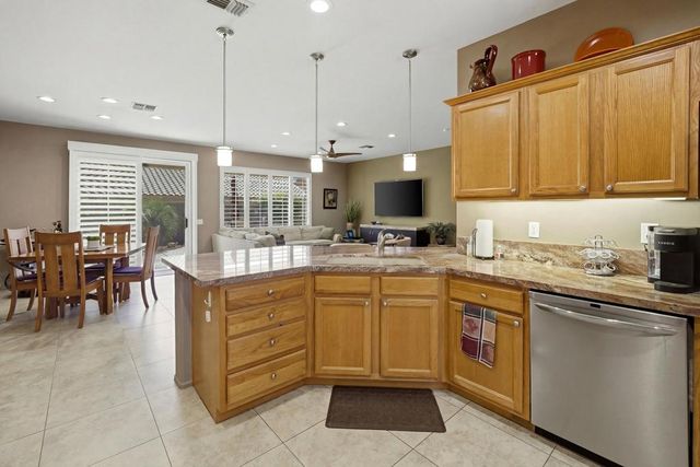 37318 Pineknoll Avenue, Palm Desert, CA 92211