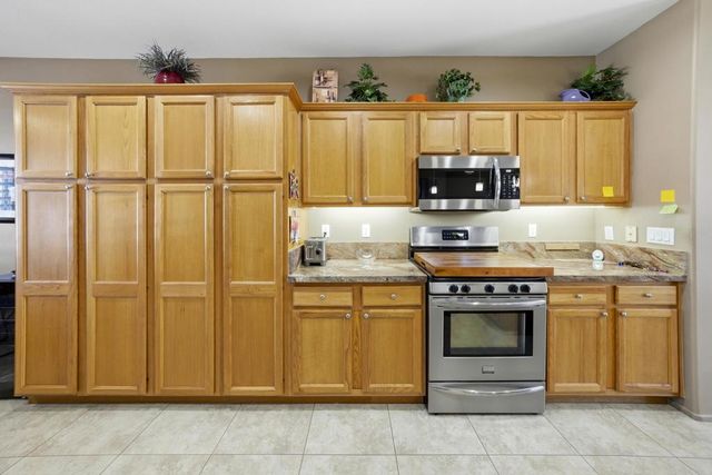 37318 Pineknoll Avenue, Palm Desert, CA 92211