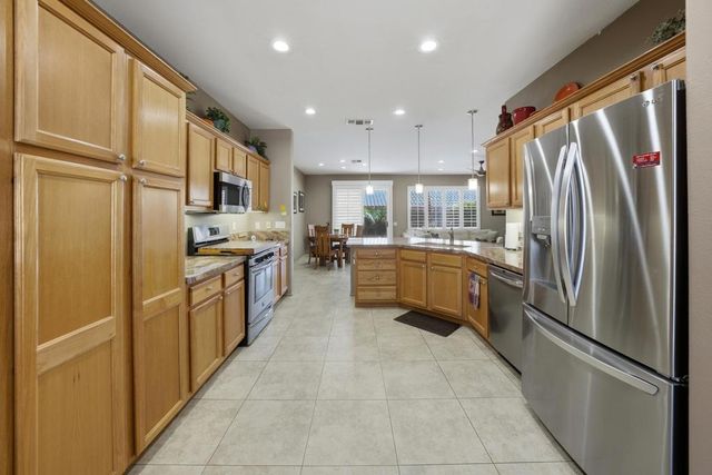 37318 Pineknoll Avenue, Palm Desert, CA 92211