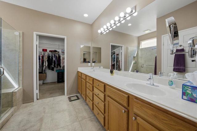 37318 Pineknoll Avenue, Palm Desert, CA 92211