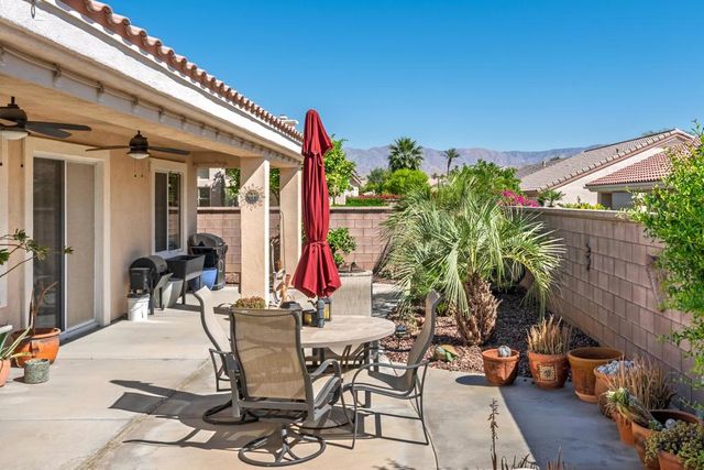 37318 Pineknoll Avenue, Palm Desert, CA 92211