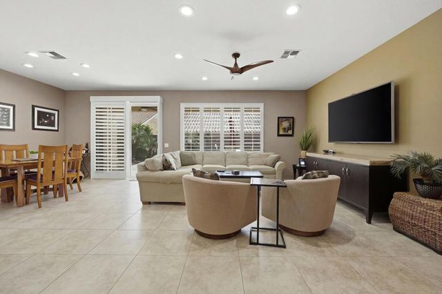 37318 Pineknoll Avenue, Palm Desert, CA 92211