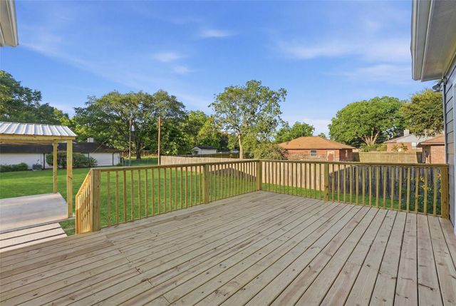 1008 Lawndale Avenue, Brenham, TX 77833