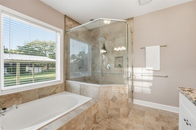 1008 Lawndale Avenue, Brenham, TX 77833