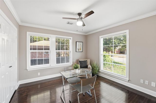 1008 Lawndale Avenue, Brenham, TX 77833
