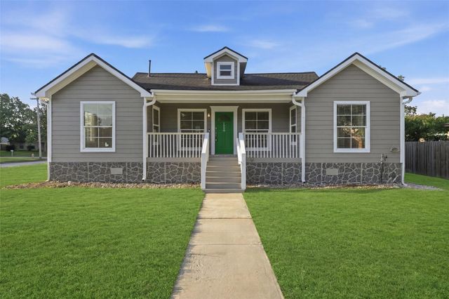 1008 Lawndale Avenue, Brenham, TX 77833