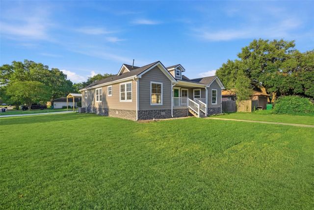 1008 Lawndale Avenue, Brenham, TX 77833