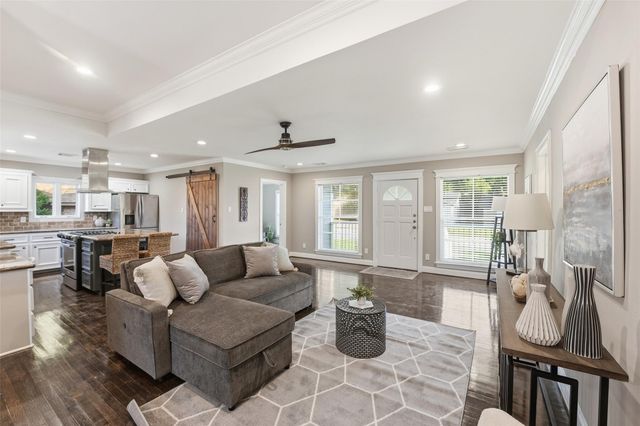 1008 Lawndale Avenue, Brenham, TX 77833