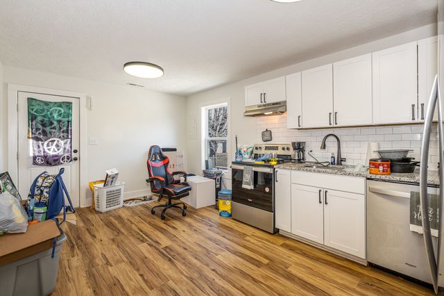 1100 S Russell St, Portland, TN 37148