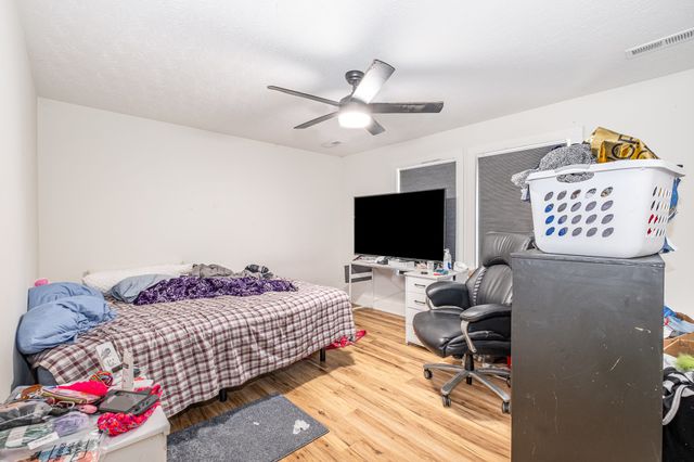 1100 S Russell St, Portland, TN 37148
