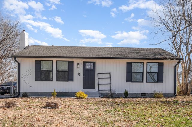 1100 S Russell St, Portland, TN 37148