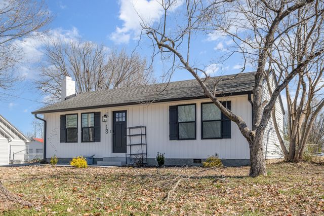 1100 S Russell St, Portland, TN 37148
