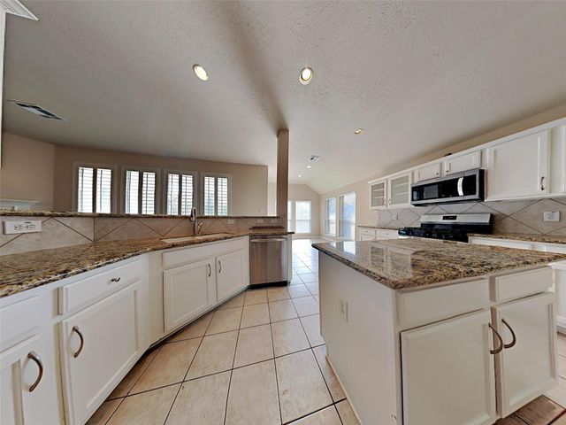 74 Wimberly Way, Conroe, TX 77385