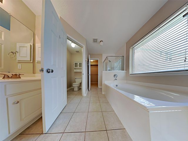 74 Wimberly Way, Conroe, TX 77385