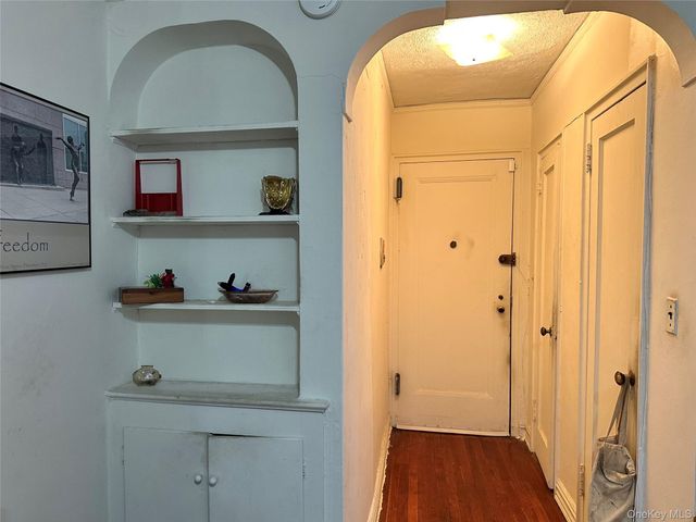 111-50 75th Road 1A, Forest Hills, NY 11375