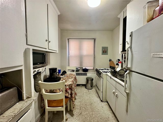 111-50 75th Road 1A, Forest Hills, NY 11375