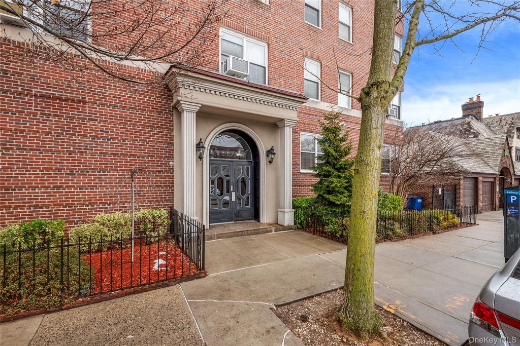 111-50 75th Road 1A, Forest Hills, NY 11375