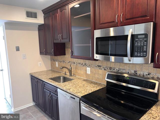 24 MARWOOD CT, Rockville, MD 20850