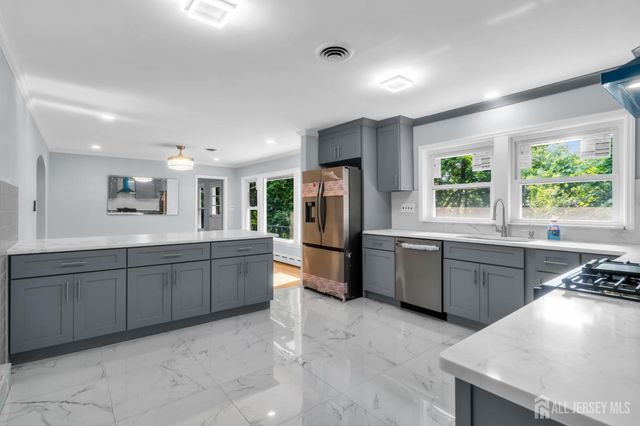 285 Highland Drive, Milltown, NJ 08850