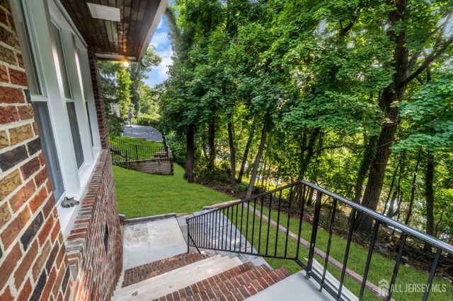 285 Highland Drive, Milltown, NJ 08850