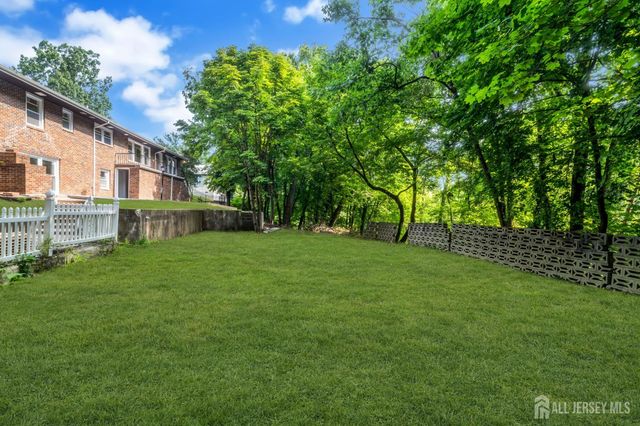 285 Highland Drive, Milltown, NJ 08850