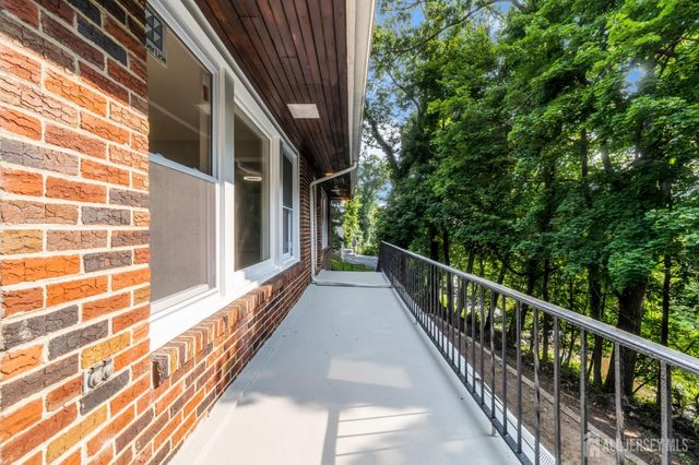 285 Highland Drive, Milltown, NJ 08850