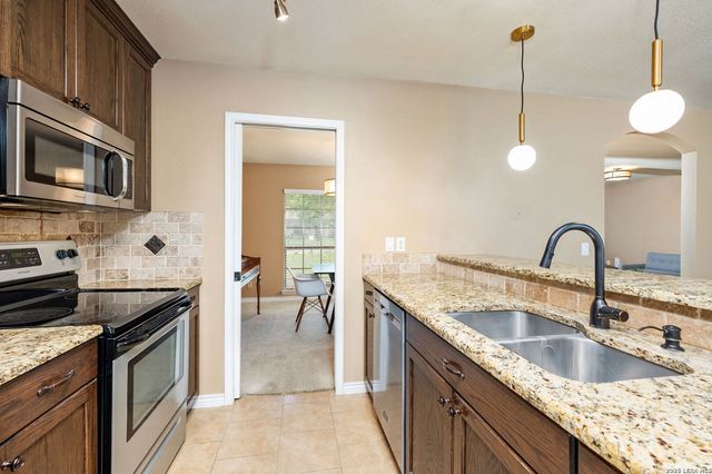 16503 Burr Hill, San Antonio, TX 78247
