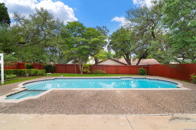 16503 Burr Hill, San Antonio, TX 78247