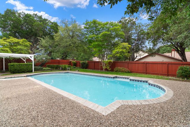 16503 Burr Hill, San Antonio, TX 78247