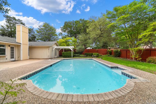 16503 Burr Hill, San Antonio, TX 78247