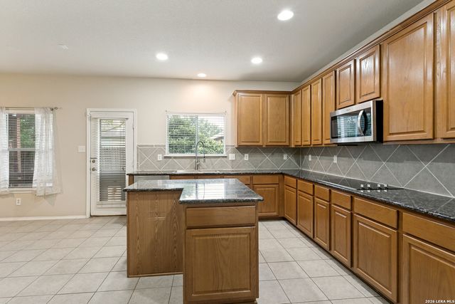 404 CIRCLE STAR RD, Schertz, TX 78154