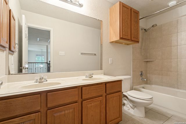 404 CIRCLE STAR RD, Schertz, TX 78154