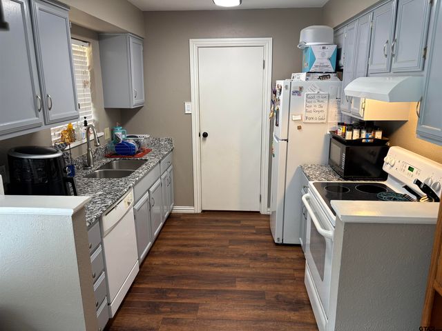 110 Hillcreek Drive, Whitehouse, TX 75791