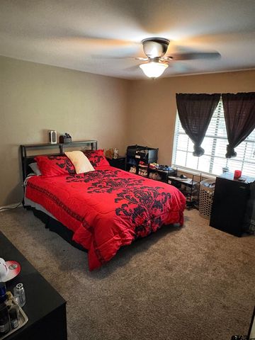 110 Hillcreek Drive, Whitehouse, TX 75791