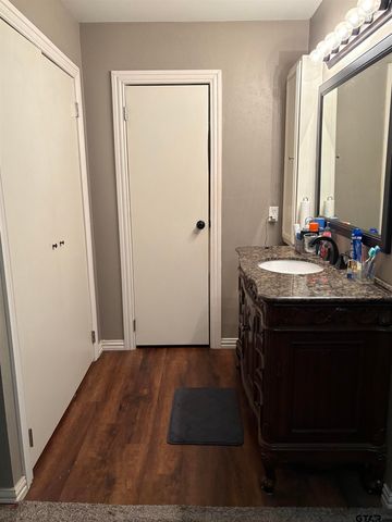 110 Hillcreek Drive, Whitehouse, TX 75791