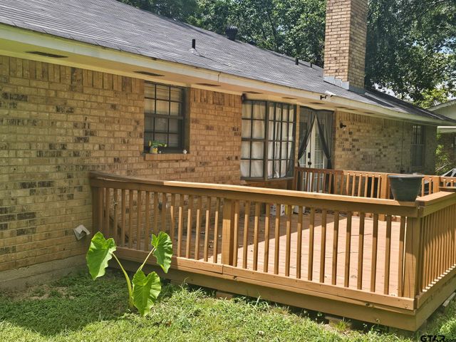 110 Hillcreek Drive, Whitehouse, TX 75791