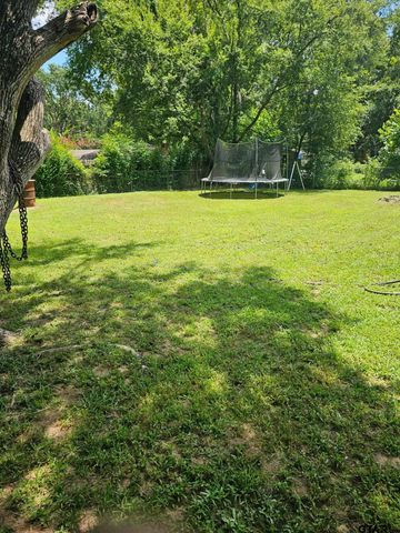 110 Hillcreek Drive, Whitehouse, TX 75791