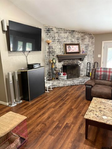 110 Hillcreek Drive, Whitehouse, TX 75791