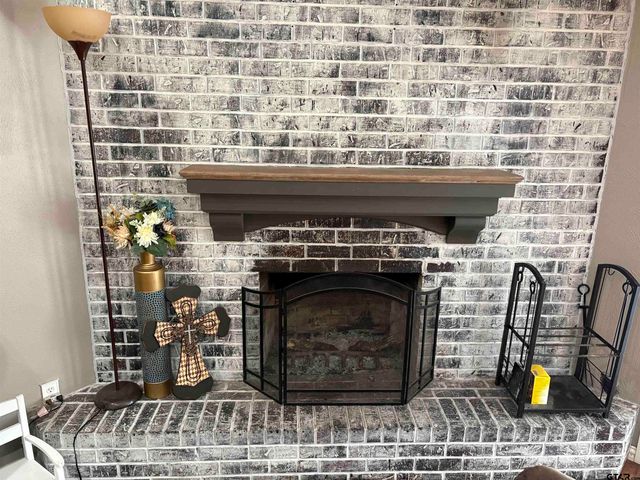 110 Hillcreek Drive, Whitehouse, TX 75791