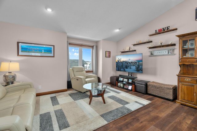 463 Prairie Road, New Richmond, WI 54017