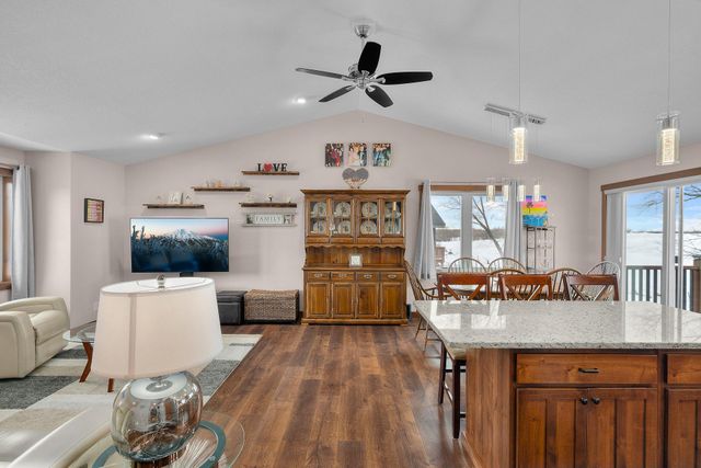 463 Prairie Road, New Richmond, WI 54017