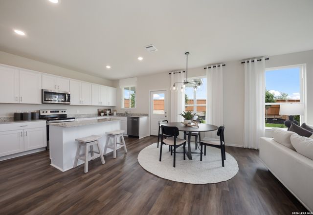 475 White Heron Way, Marion, TX 78124