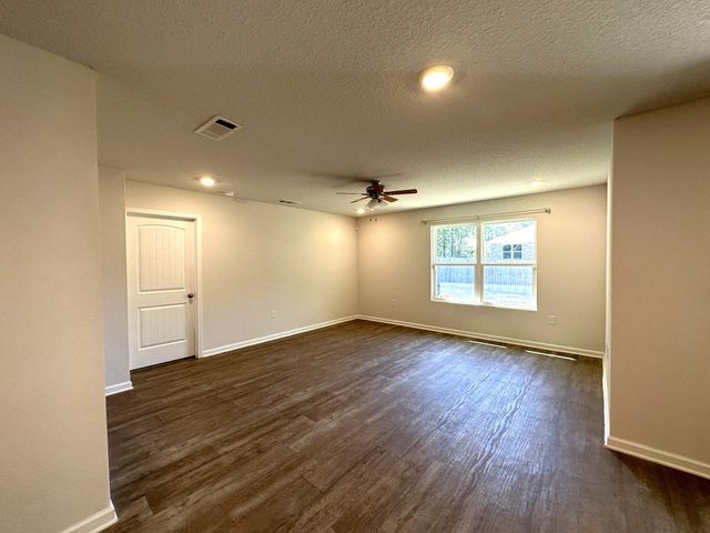 3481 Sparco Drive, Crestview, FL 32539