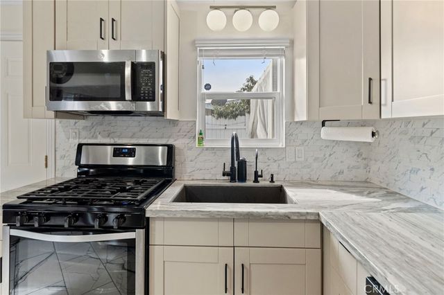 5721 N Rockvale Ave, Azusa, CA 91702